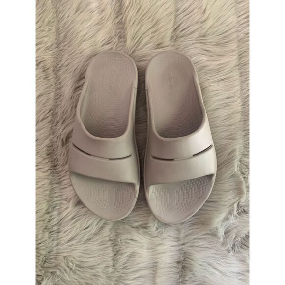 Oofos Unisex OOAHH SLIDE SANDAL - NOMAD W10 M8 - Picture 3 of 11